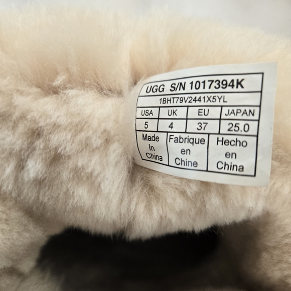 UGG Bailey II Shearling Boot - Picture 4 of 9